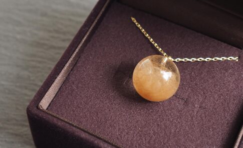 犬の毛で作るレジンネックレス