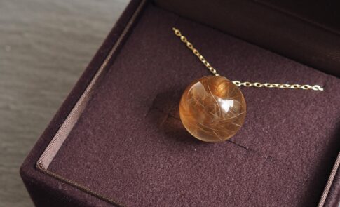 愛猫の毛のメモリアルレジンネックレス