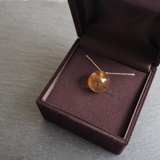 愛猫の毛を封入したレジン球体ネックレス(完成品)